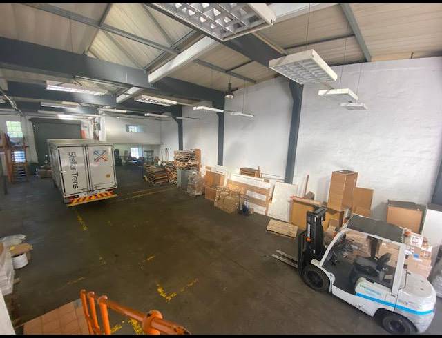 560M² WAREHOUSE TO LET IN MAXMEAD